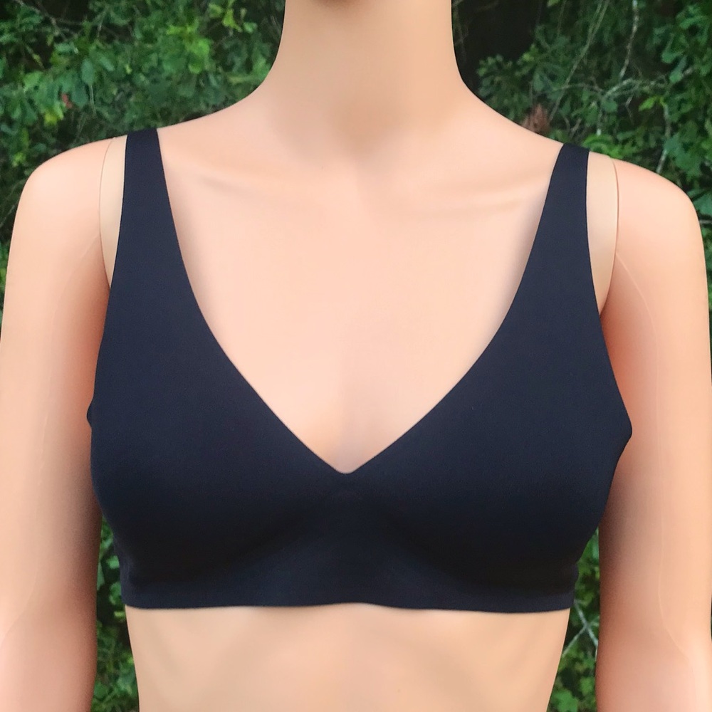 NWOT Seamless Black Bra